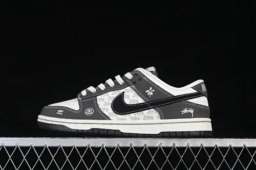 All categories Nk SB Dunk Series Nk SB Dunk Low High-end customized low-top sneakers Nike SB Dunk Low Stusi co-branded white gray high-end customized low-top casual sneakers YF9511-914